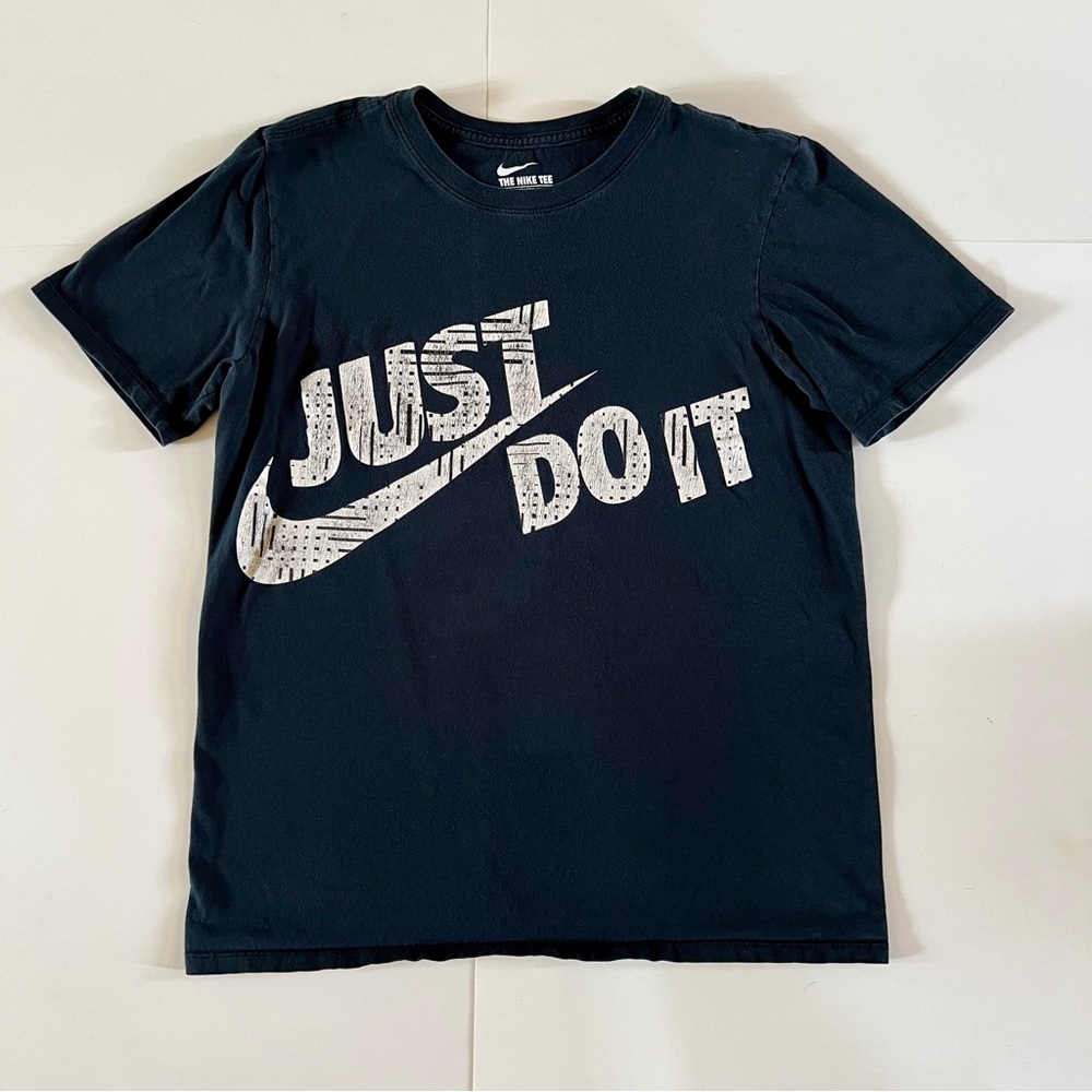Nike Just Do It Men's Small Athletic Cut Black White Shirt Top Logo Tee